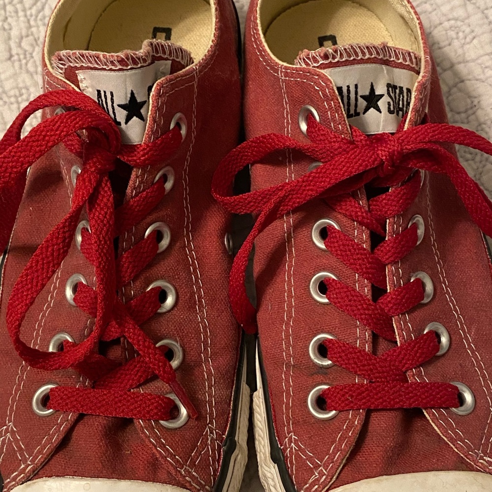 Red converse sneaker